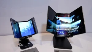SamMobile: массовый рынок трискладных смартфонов откроет только Samsung