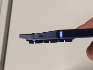 Samsung Galaxy Z Fold7 стал самым тонким складным смартфоном, но у первых демо-образцов заметили неполное раскрытие