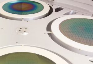 Мировой рынок кремниевых пластин вернулся к росту: поставки увеличились на 9,6 % за квартал