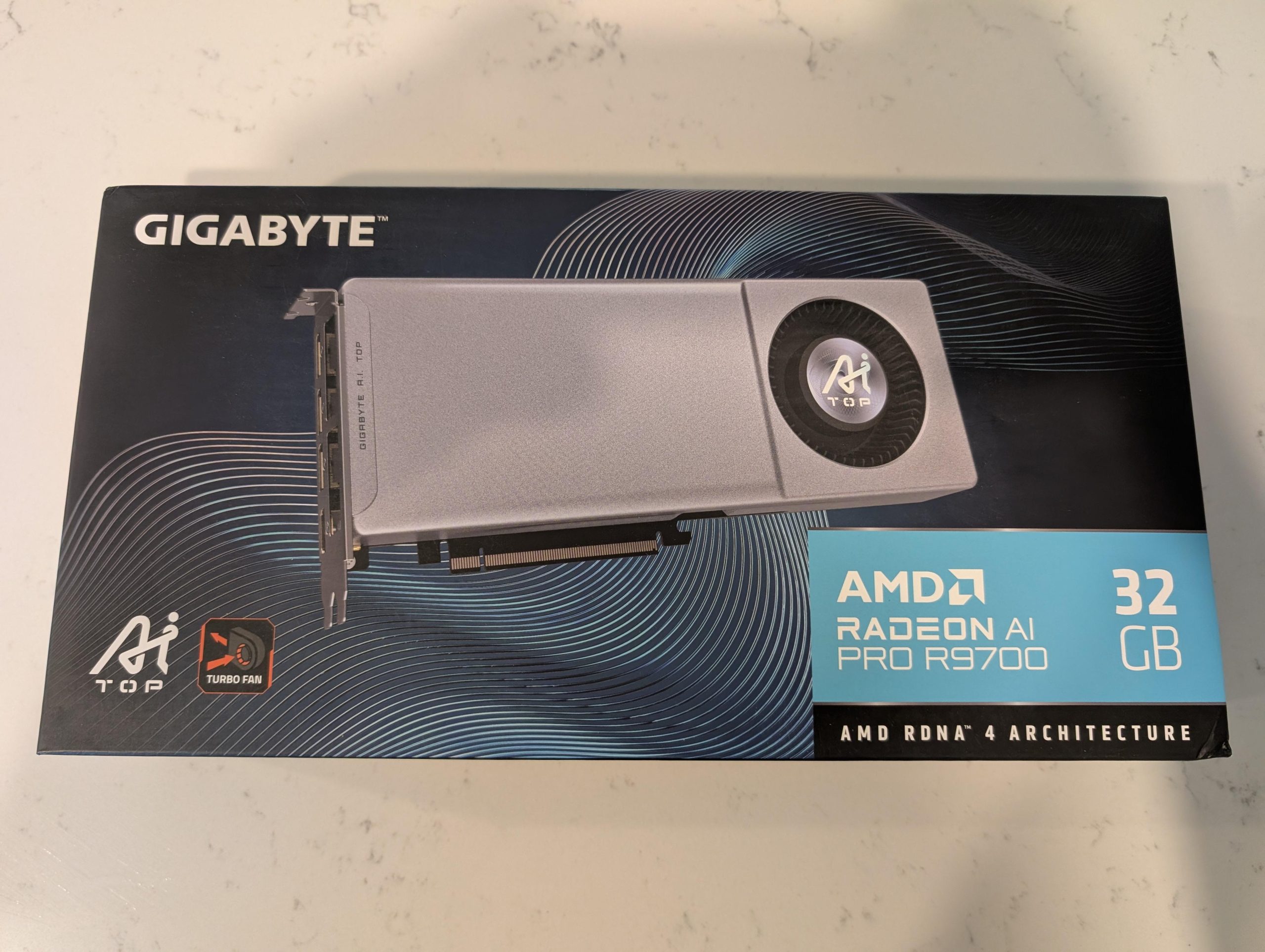 Radeon AI PRO R9700 впервые появилась в рознице: пользователь Reddit приобрёл карту за 1220 долларов