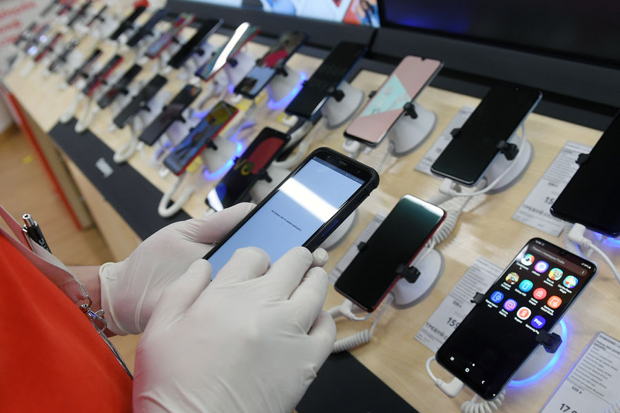 Госдума обязала производителей смартфонов обеспечить работу RuStore с 1 сентября 2025 года