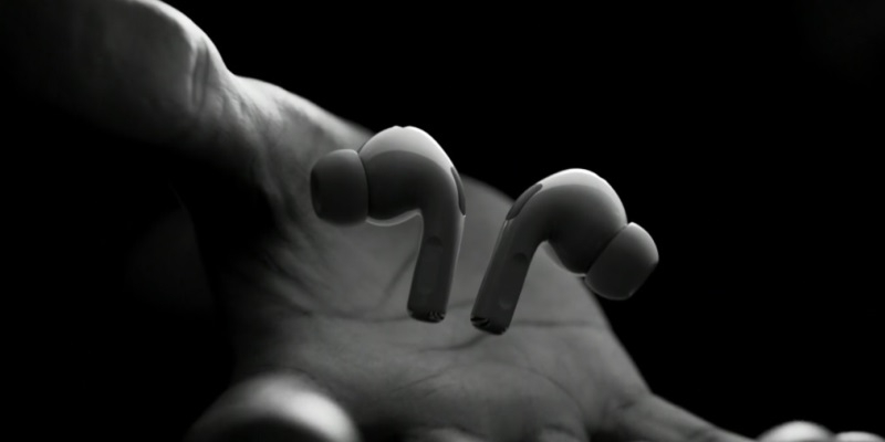 Powerbeats Pro 2: с выходом iOS 26 наушники получили измерение пульса, шагомер и глубокую интеграцию с Apple Fitness