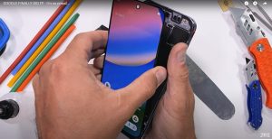 Разбор Google Pixel 10 Pro XL: батарея вытаскивается без клея, экран меняется за минуты