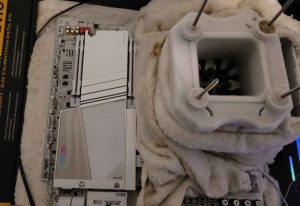 Канадец SaltyCroissant разогнал модуль Corsair до DDR5-13020 и впервые вышел за предел 13 000 МТ/с