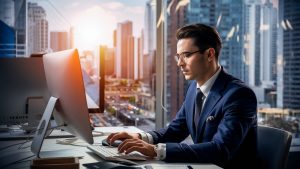 Только 29,5% россиян работают исключительно на технике работодателя — исследование iRU