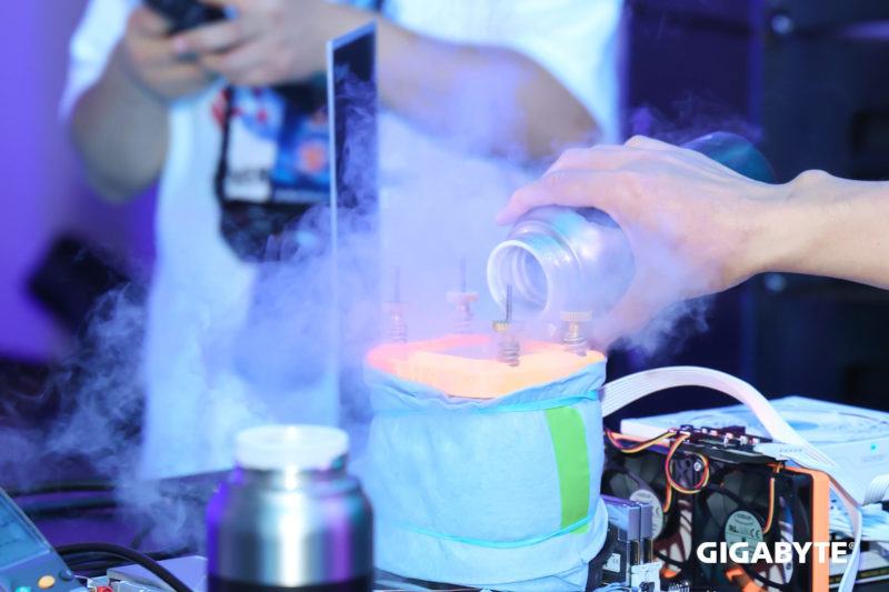 Ryzen 7 9800X3D разогнали до 7,3 ГГц на плате Gigabyte X870 AORUS Tachyon – установлен новый мировой рекорд