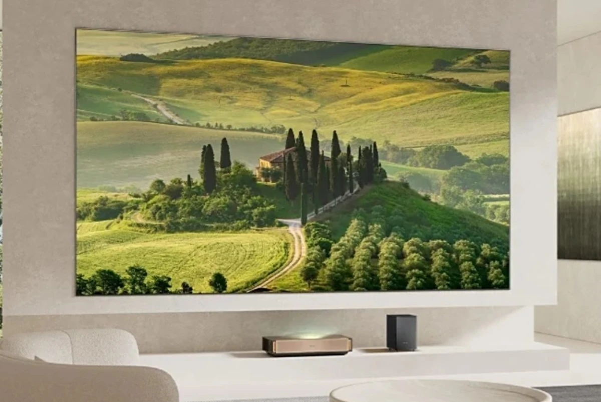 Hisense представила 150-дюймовый лазерный телевизор Discovery X1 Ultra за $14055