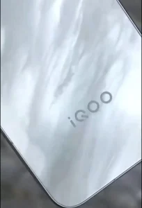 iQOO 15: стартовали предзаказы флагмана с RGB-подсветкой камеры и 2K-экраном до 6000 нит