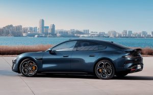 Xiaomi объяснила «самопроизвольный» выезд SU7: команду дал iPhone 15 Pro Max владельца