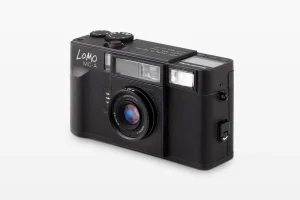 Lomography представила плёночную 35-мм камеру Lomo MC-A с автофокусом, мультиэкспозицией и зарядкой USB-C