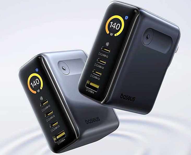 Baseus представила 140-ваттный сетевой адаптер с цветным дисплеем-индикатором