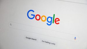 Google Search требует подтверждать возраст перед выдачей результатов — часть пользователей лишилась доступа
