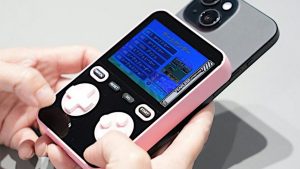 Oscar Japan вывела на Campfire ретро-консоль Mobile BOY, совмещённую с MagSafe-пауэрбанком на 5000 мАч