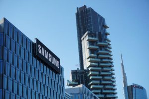 Samsung закрепит лидерство на рынке HBM4, став ключевым поставщиком памяти для ускорителей AMD Instinct MI450
