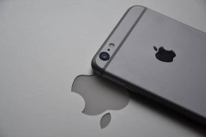 Обновление iOS 26 приводит к перегреву и вздутию аккумуляторов iPhone — пользователи бьют тревогу