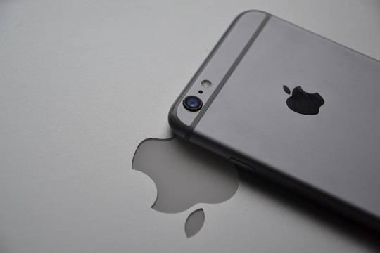 Обновление iOS 26 приводит к перегреву и вздутию аккумуляторов iPhone — пользователи бьют тревогу