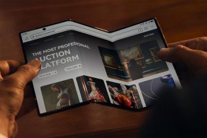 Samsung покажет первый тройной складной смартфон 5 декабря ‒ «трикладушка» с 10-дюймовым экраном и батареей 5600 мА·ч