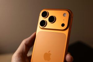 Apple грозит индийским ритейлерам штрафами за «серый» экспорт iPhone 17 в Россию