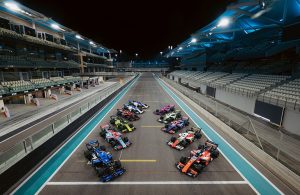 В Абу-Даби стартовал второй сезон A2RL: беспилотные болиды EAV-25 вышли на трассу Яс-Марина