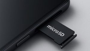 Дефицит DRAM может вернуть слот microSD в смартфоны уже в 2026 году