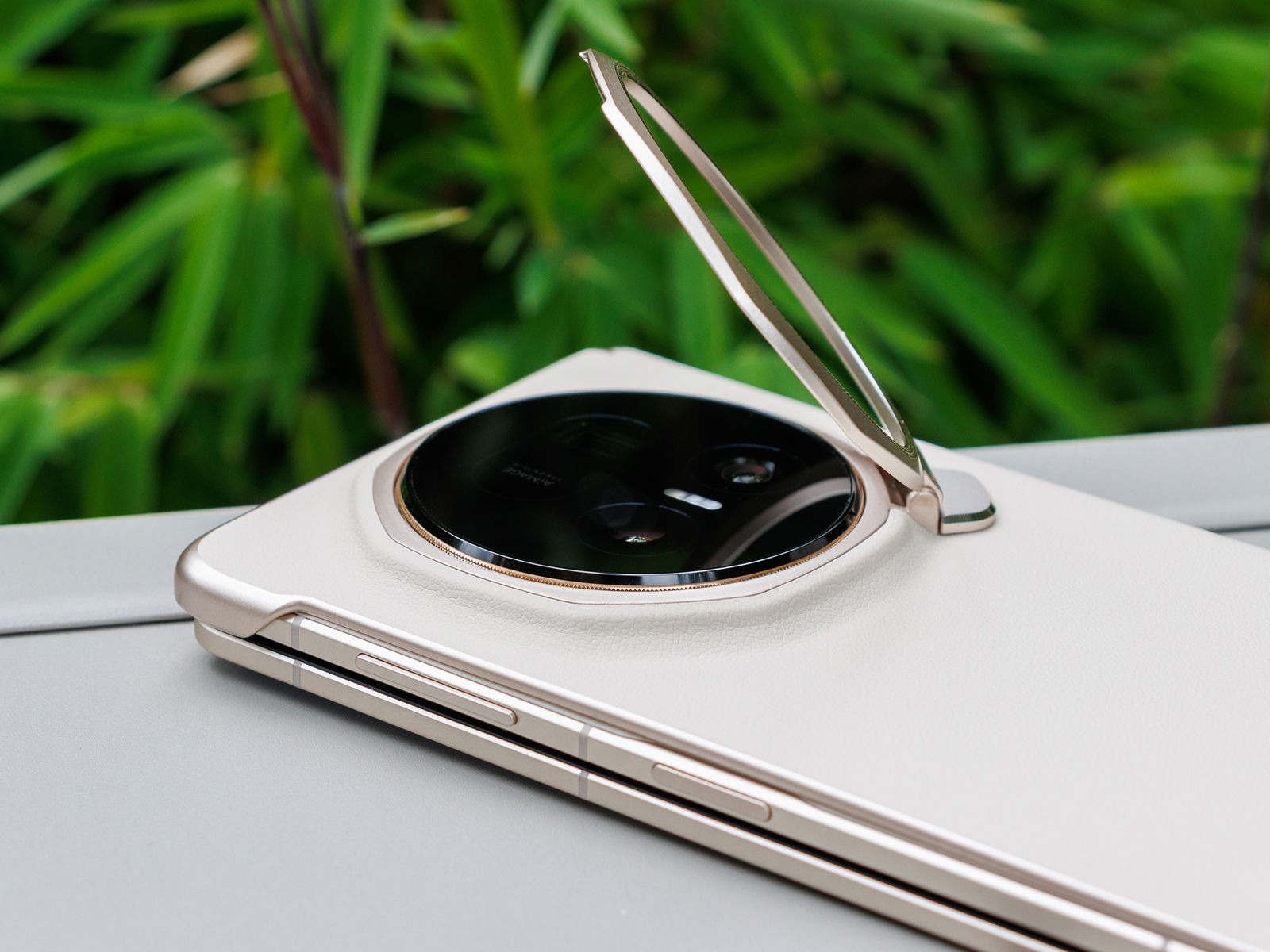 Honor Magic V6 может стать рекордным складным смартфоном с аккумулятором до 7200 мА·ч