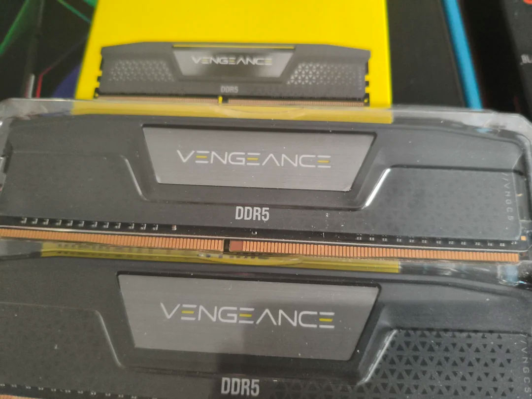 Мошенники маскируют DDR4 под DDR5: выявлена поддельная оперативная память Corsair Vengeance
