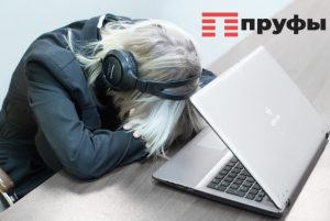 Мошенники блокируют iPhone подростков через фишинговые сайты с «доступом» к Roblox