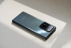 Xiaomi 18 Pro может получить две 200-Мп камеры вслед за Oppo Find X9s