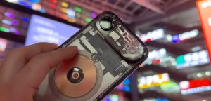 Моддер превратил iPhone Air в прозрачный смартфон с физическим слотом nano‑SIM