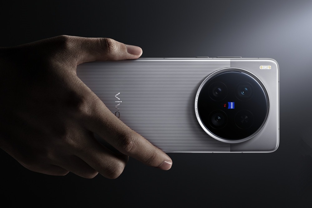 Vivo X300 Ultra с двойной 200-Мп камерой представят на MWC 2026