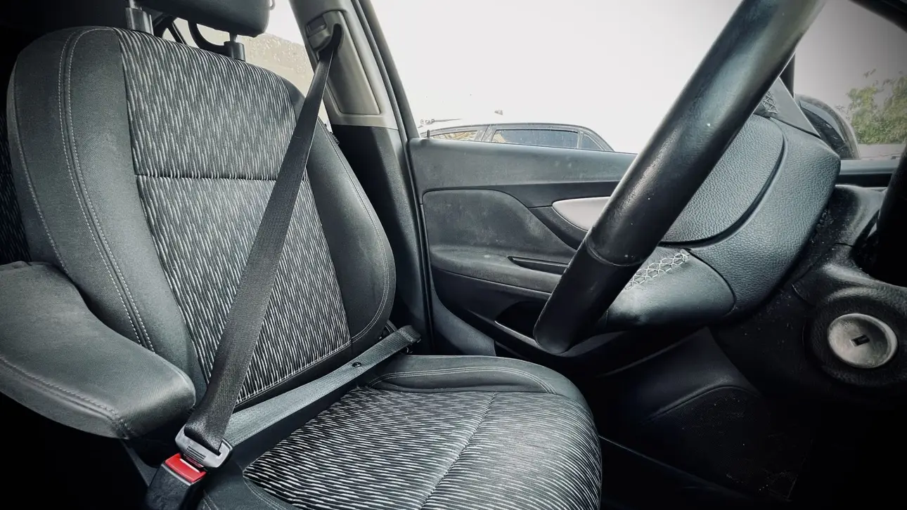 CarPlay против CarPlay Ultra: как Apple меняет цифровой салон автомобиля