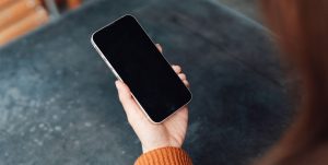 Исследование Яндекс 360 показало: более половины россиян теряли важные фото на смартфоне