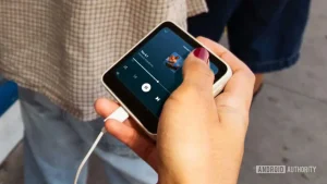 Meadow 1: представлен компактный смартфон для цифрового детокса с платной подпиской