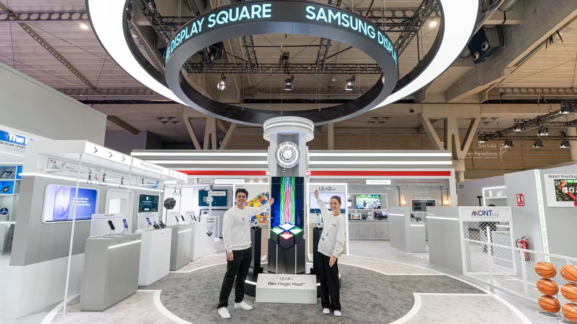 Samsung показала на ISE 2026 будущее OLED: безрамочные стены, роботов и MR‑экраны