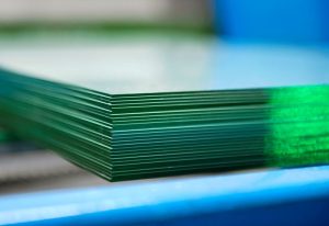 Японские производители стекла выходят на рынок материалов для ИИ‑чипов