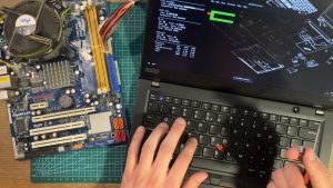 Блогер PortalRunner запустил ПК без оперативной памяти и смог сыграть в «Змейку»